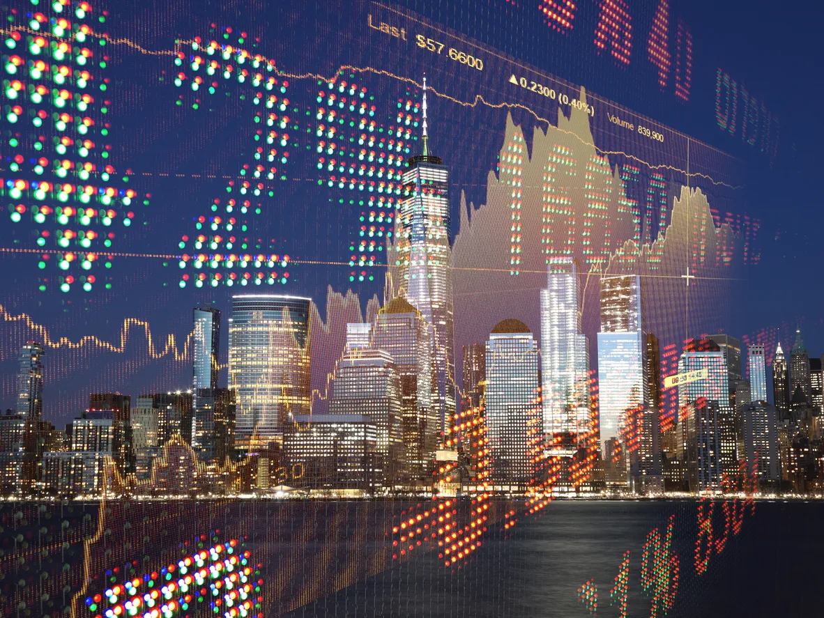 وول ستريت تفتح على انخفاض مع ارتفاع أسعار النفط وتصاعد مخاوف التضخم